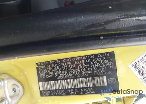 2014 Toyota Prius C One z USA, uszkodzony, nr VIN JTDKDTB35E1075431